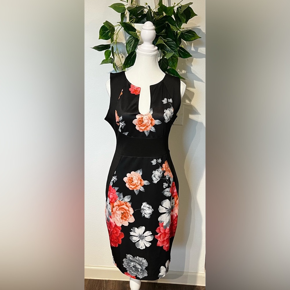 Black floral body con dress - NWT